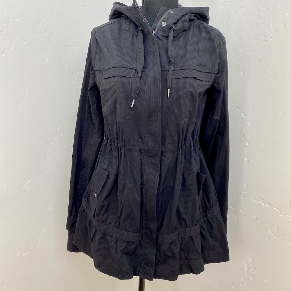 Lululemon Apres Practice Anorak Jacket - Size 6 - Hard to Find